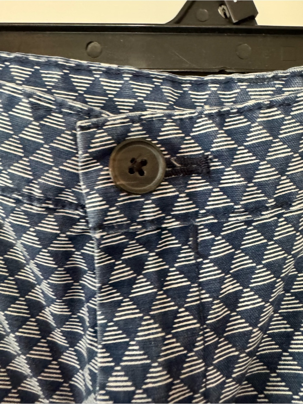 GAP Women’s Printed Chino Shorts Size 2 Blue White Geometric Pattern Cotton - Picture 3 of 6